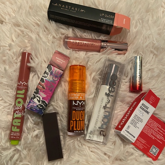 NIB Lip Bundle Set (Urban Decay, Rabanne, Anastasia, NYX, About face) - Picture 2 of 2